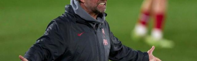 扑克牌-渣叔说皇马中场天下第一，其实是他胆小如鼠罢了