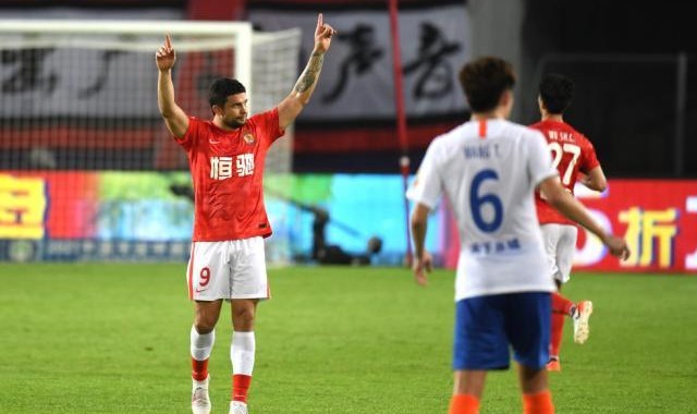 扑克策略-广州队暂列赛区头名 卡帅：保证全员健康最后争冠