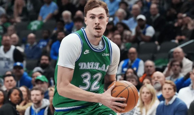 弗拉格半场13投5中，三分1中0得到10分3篮板2助攻2抢断3失误